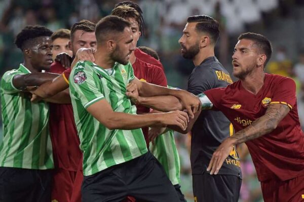 Soi kèo Real Betis vs Roma, 23h45 ngày 13/10, Cúp C2