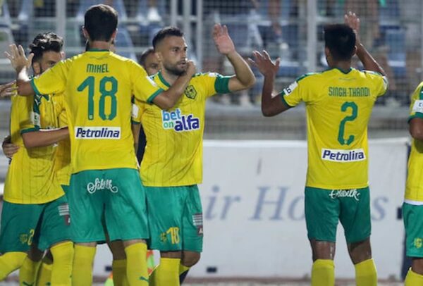 Soi kèo Enosis Neon Paralimni vs AEK Larnaca, 0h00 ngày 3/12, đảo Síp