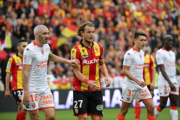 Soi kèo FC Lorient vs RC Lens, 3h00 ngày 10/2, Pháp