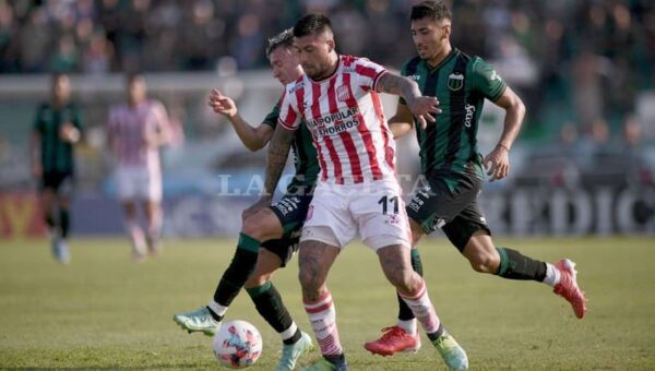 Soi kèo Nueva Chicago vs San Martín de Tucumán, 5h05 ngày 21/2, Argentina